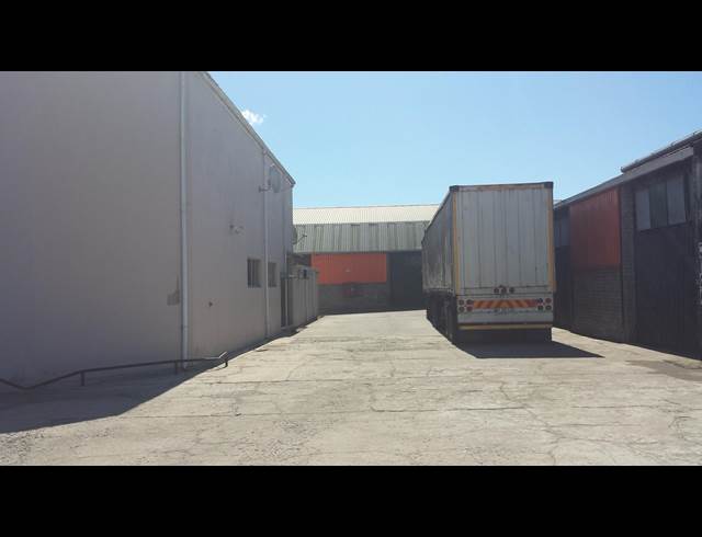 2,776M² FACTORY TO LET IN BRACKENFELL CENTRAL
