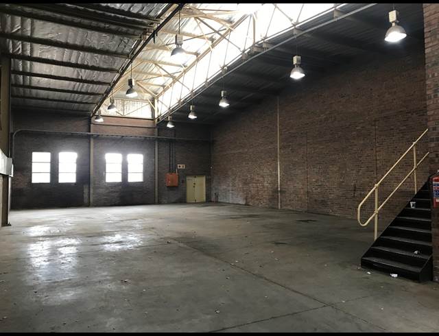343M² WAREHOUSE TO LET IN STRIJDOMPARK