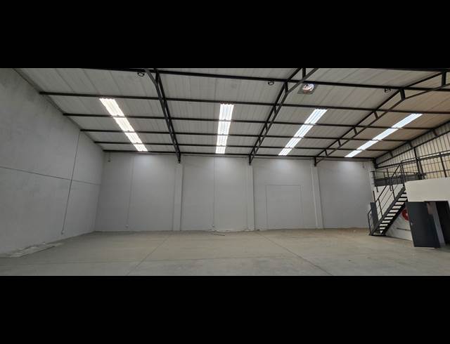 435M² WAREHOUSE TO LET IN COSMO BUSINESS PARK