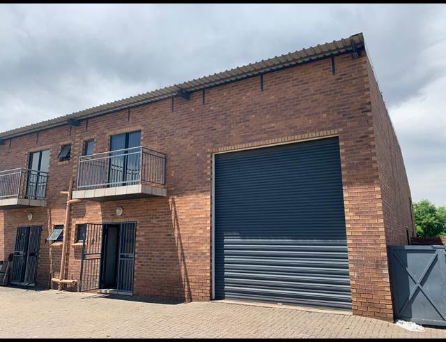 186M² WAREHOUSE TO LET IN COSMO BUSINESS PARK