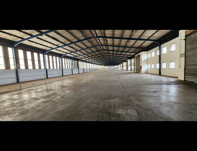 4,780M² WAREHOUSE TO LET IN POMONA