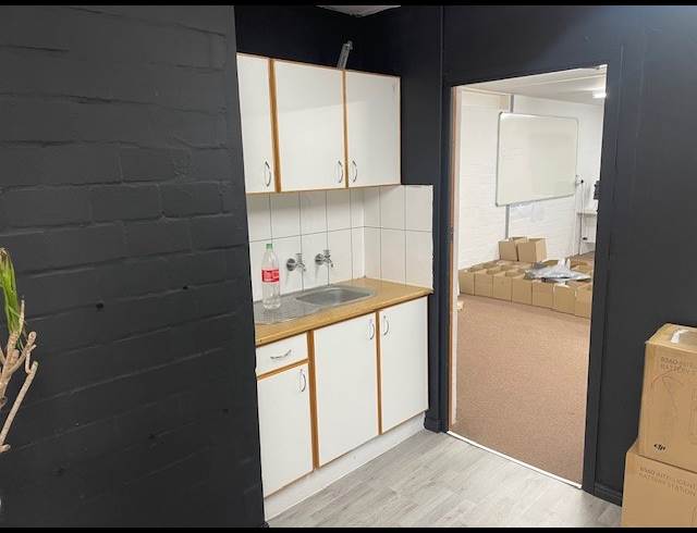 292M² WAREHOUSE TO LET IN CAPRICORN