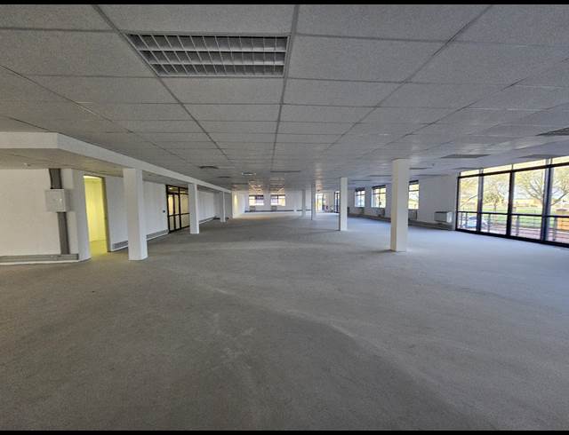 1,014M² OFFICE TO LET IN PLATTEKLOOF