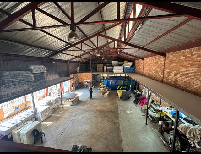 885M² WAREHOUSE TO LET IN AMALGAM