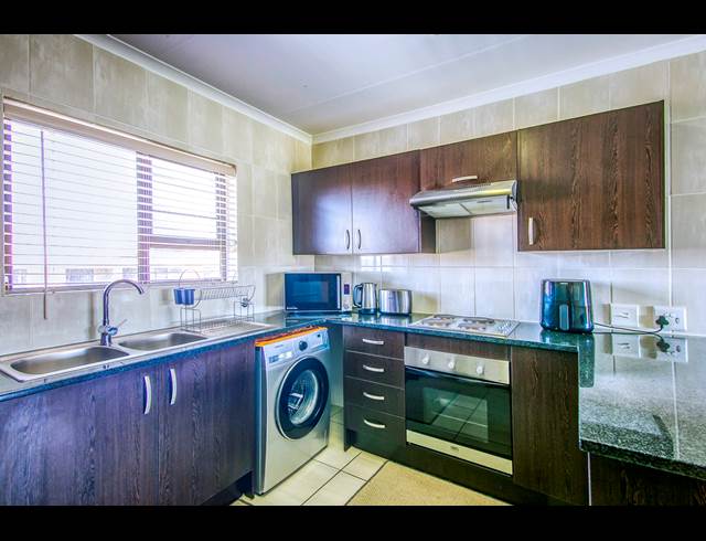 2 BEDROOM APARTMENT RENTED IN HONEYDEW