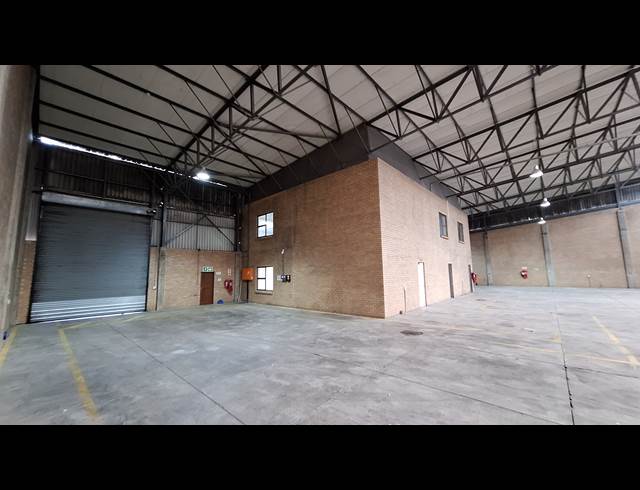 2,418M² WAREHOUSE TO LET IN NORTH RIDING