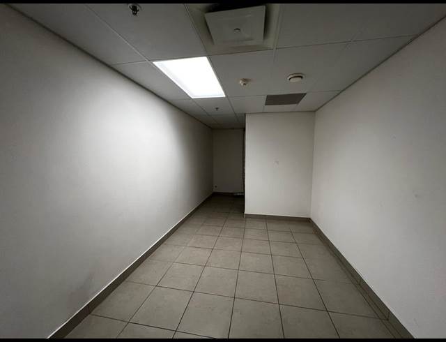 1,010M² OFFICE TO LET IN CAPE TOWN CITY CENTRE