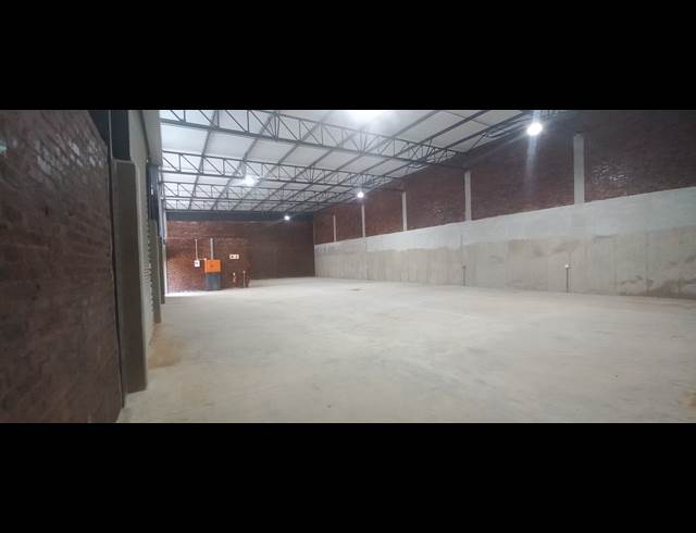 495M² WAREHOUSE TO LET IN LASER PARK