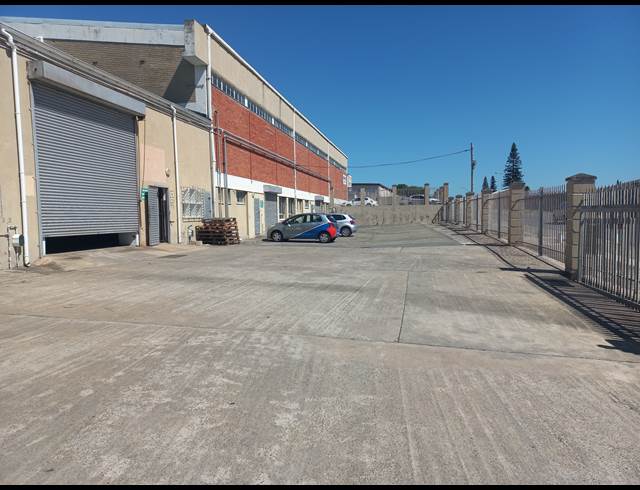 250M² WAREHOUSE RENTED IN WOODBROOK