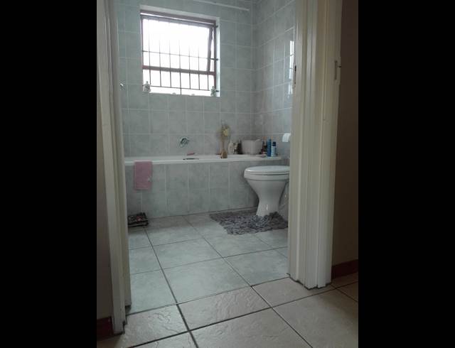 2 bed property to rent in DURBANVILLE