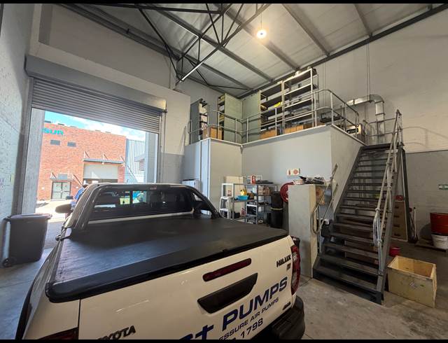 290M² WAREHOUSE TO LET IN STONEWOOD SECURITY ESTATE