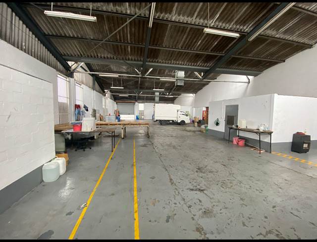450M² WAREHOUSE TO LET IN EPPING INDUSTRIAL