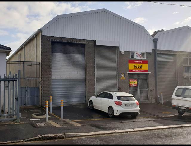 481M² FACTORY TO LET IN WOODSTOCK