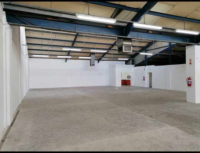 925M² WAREHOUSE TO LET IN PAROW INDUSTRIAL