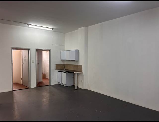215M² RETAIL TO LET IN GLENHAZEL