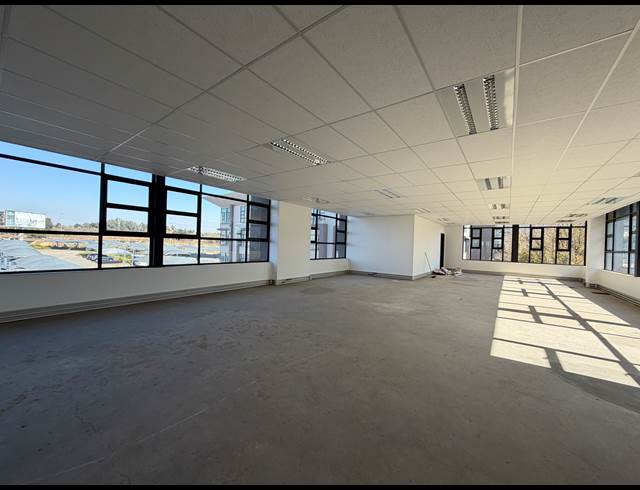 440M² OFFICE TO LET IN PARKHAVEN