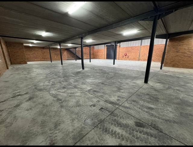 1,155M² WAREHOUSE TO LET IN ORMONDE