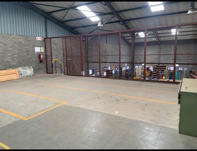 700M² WAREHOUSE TO LET IN ALBERTON NORTH
