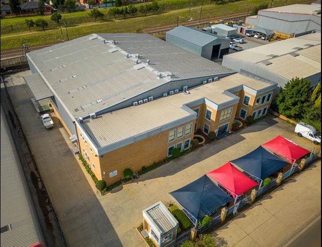 2,465M² WAREHOUSE TO LET IN SPARTAN