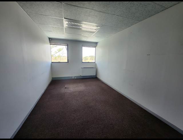 313M² OFFICE TO LET IN RANDJESPARK