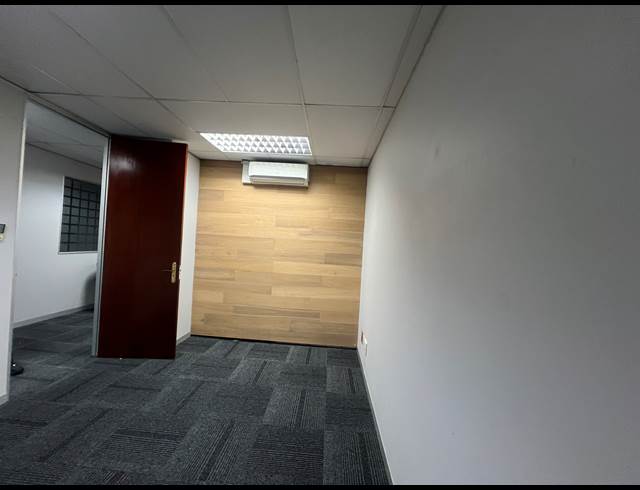 12M² SERVICED OFFICE TO LET IN ROSEBANK