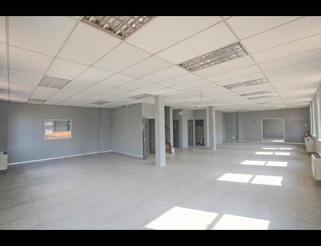 1,060M² WAREHOUSE TO LET IN RANDJESPARK