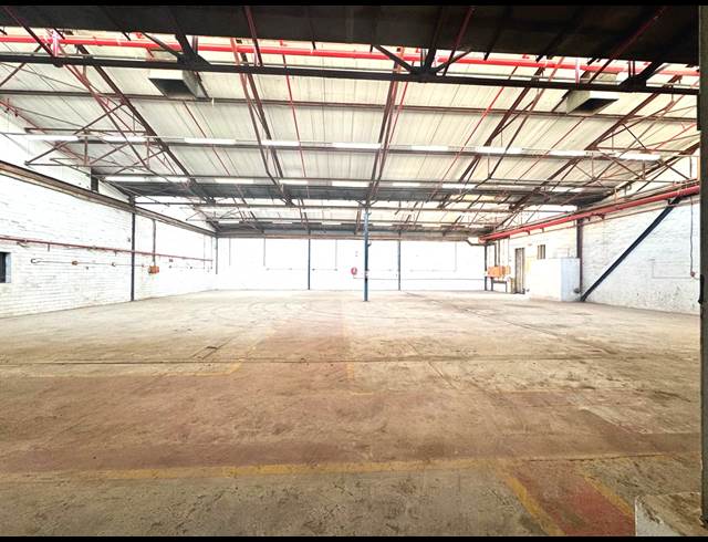 1,072M² WAREHOUSE TO LET IN TONGAAT INDUSTRIAL