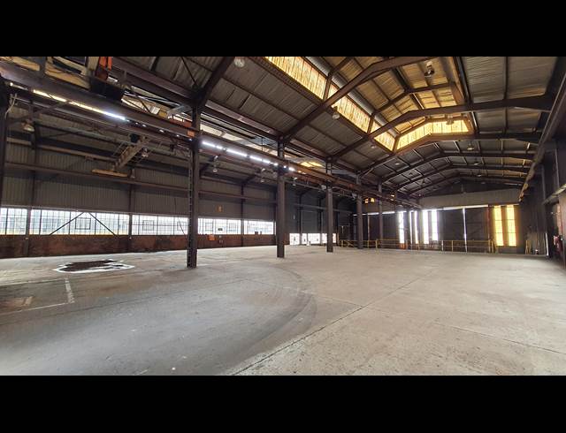 1,850M² WAREHOUSE TO LET IN CHLOORKOP