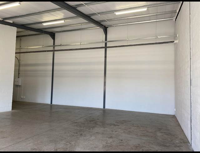 113M² MINI FACTORY TO LET IN OTTERY
