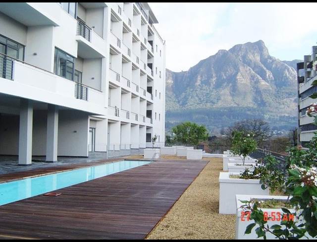 2 bed property to rent in CLAREMONT