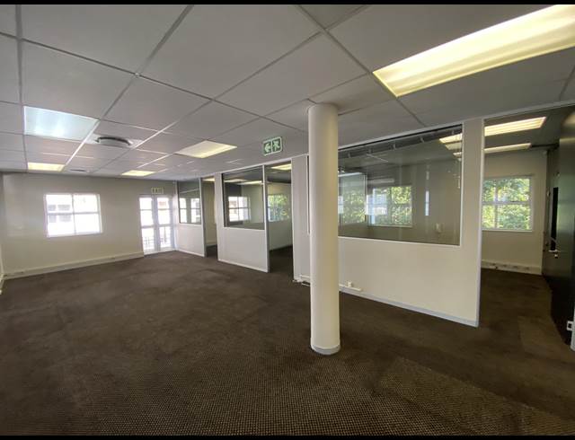 147M² OFFICE TO LET IN STEENBERG