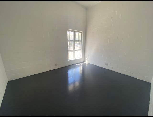 200M² WAREHOUSE TO LET IN MILNERTON CENTRAL
