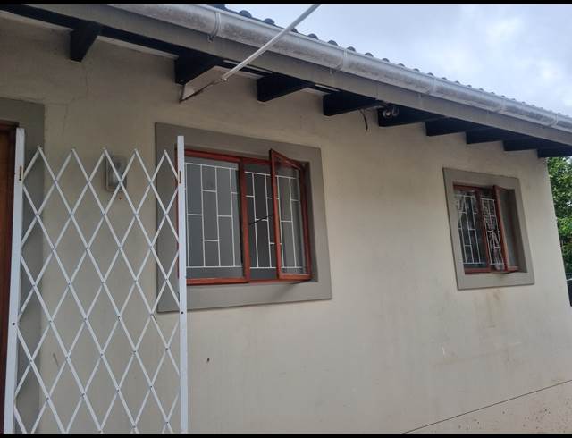 1 BEDROOM APARTMENT TO LET IN UMGENI PARK