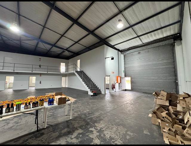 1,500M² WAREHOUSE TO LET IN BRIARDENE