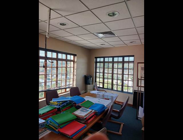296M² OFFICE TO LET IN BRIARDENE