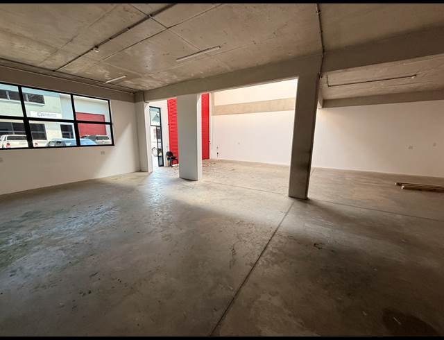 285M² WAREHOUSE TO LET IN GLEN ANIL