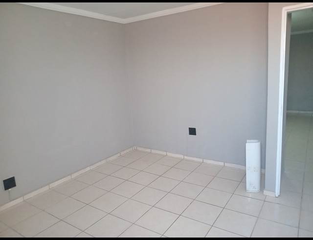1 BEDROOM FREEHOLD TO LET IN COSMO CITY