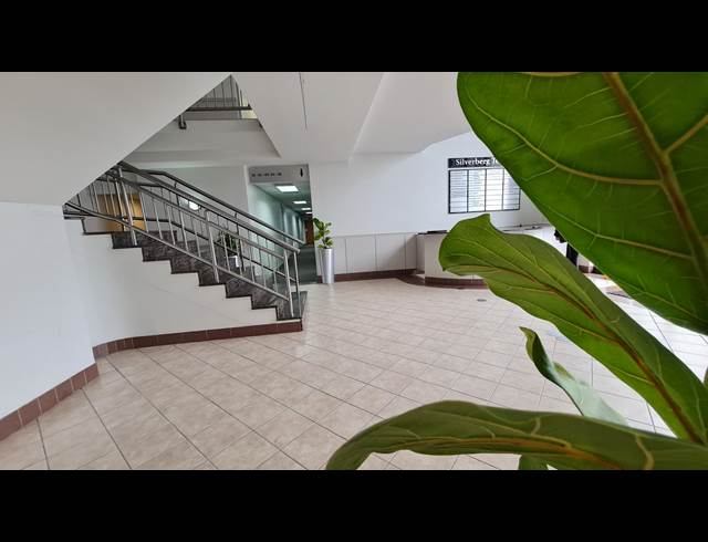175M² OFFICE TO LET IN WESTLAKE