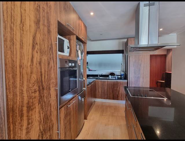 2 bed property to rent in SEA POINT