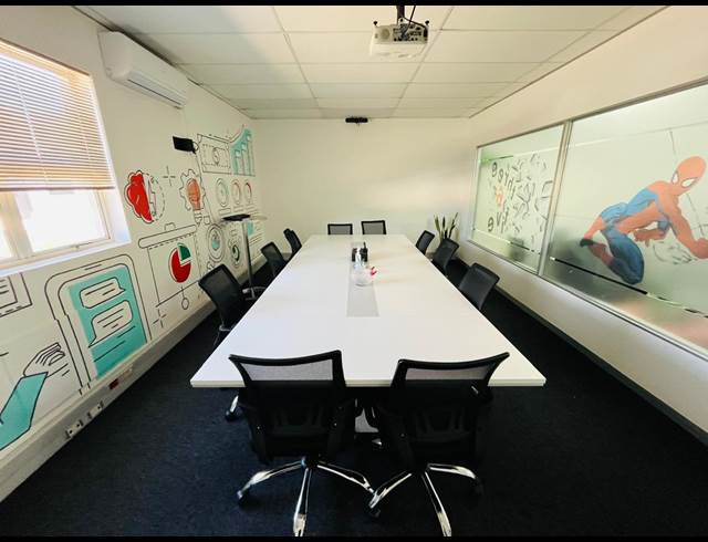 334M² OFFICE TO LET IN VORNA VALLEY