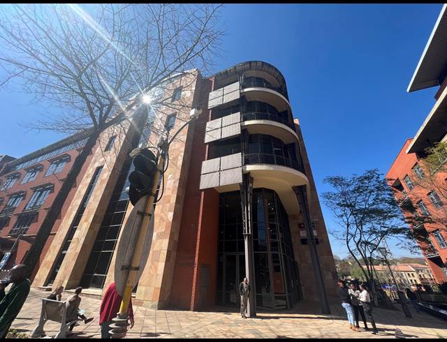215M² OFFICE TO LET IN MELROSE ARCH