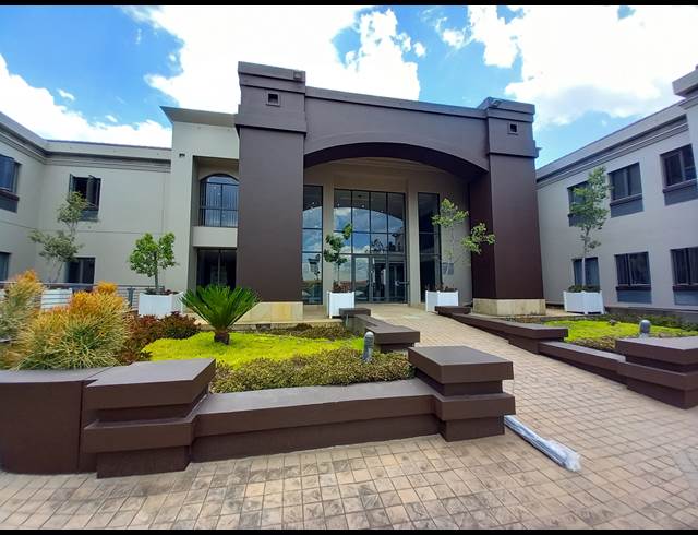 574M² OFFICE TO LET IN BRYANSTON