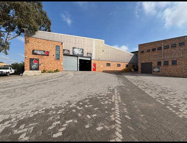2,369M² WAREHOUSE TO LET IN JET PARK