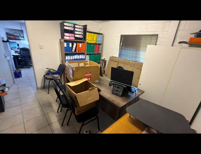 442M² WAREHOUSE TO LET IN EVERITE INDUSTRIA