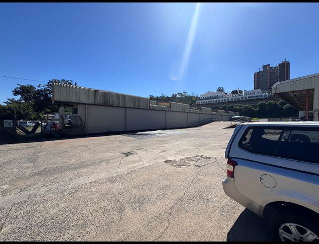 1,943M² WAREHOUSE TO LET IN SPRINGFIELD