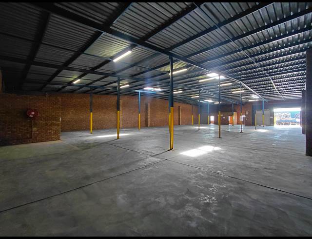 850M² WAREHOUSE TO LET IN POMONA