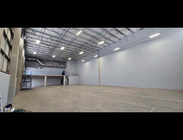 2,244M² WAREHOUSE TO LET IN LANSERIA