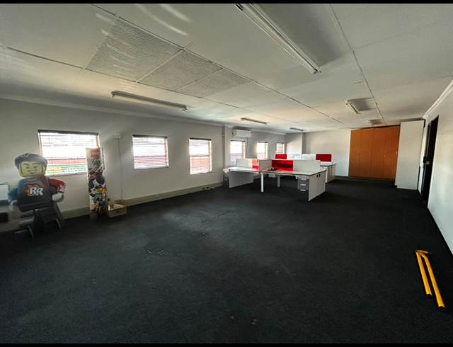 294M² WAREHOUSE TO LET IN EASTGATE