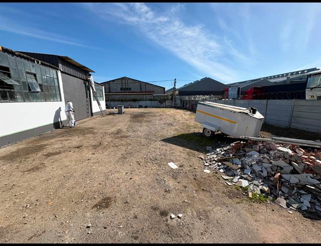 400M² WAREHOUSE TO LET IN ONVERWACHT