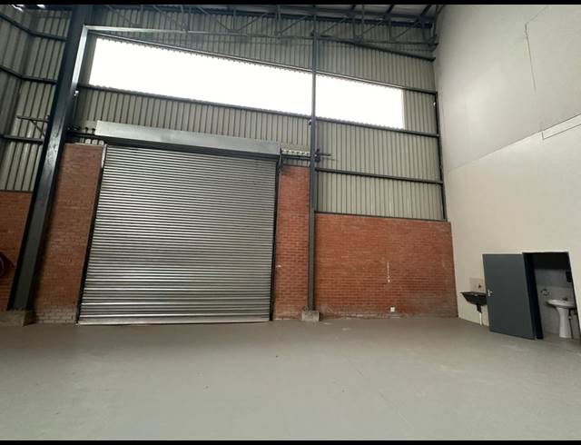 677M² WAREHOUSE TO LET IN COSMO BUSINESS PARK